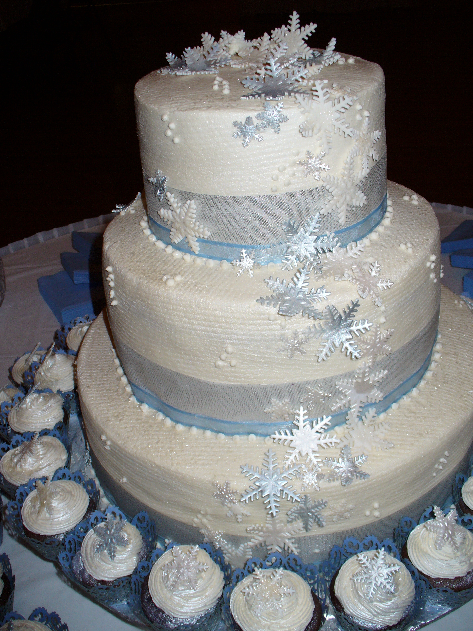 Snowflake Wedding Cupcakes