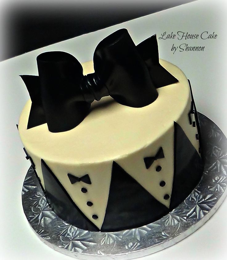 Tuxedo Grooms Cake