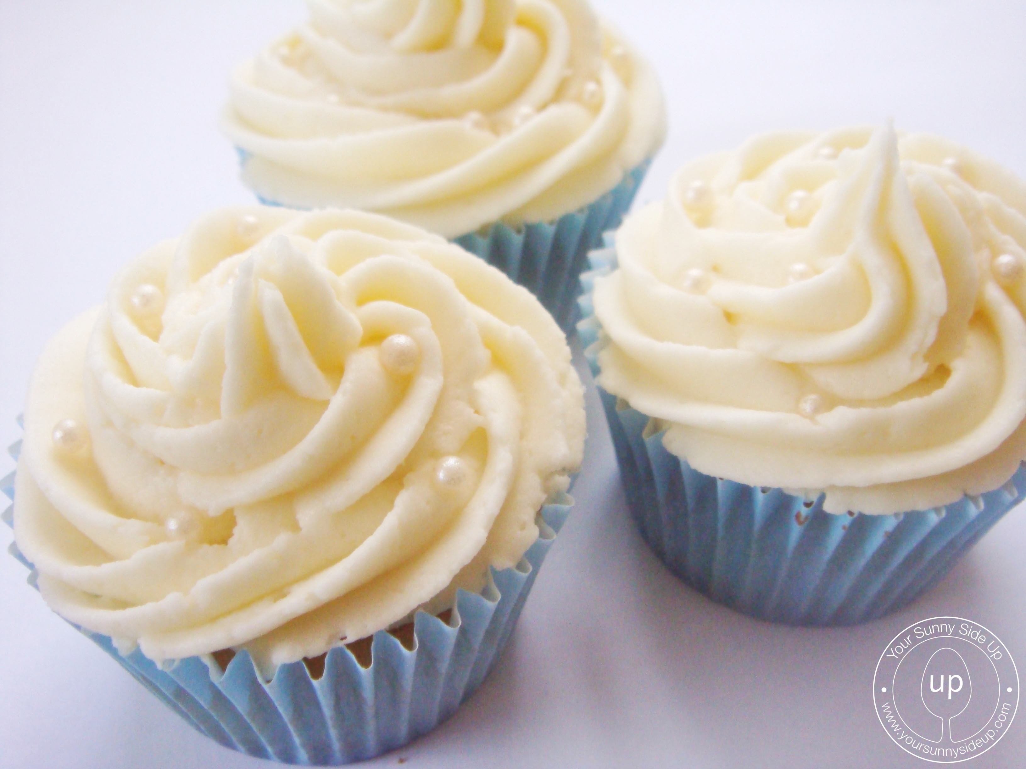 Vanilla Cupcakes with Buttercream Frosting