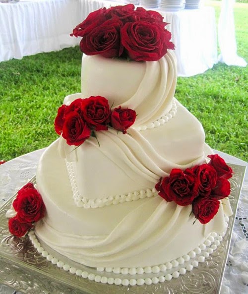 Wedding Cake White with Red Roses