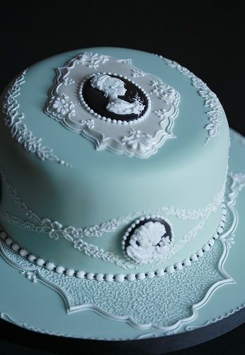 Cake with Cameo