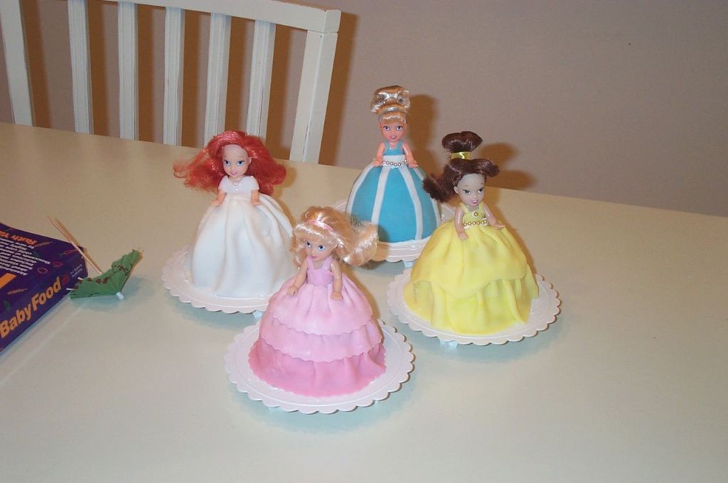 6 Photos of Disney Princess Mini Cakes