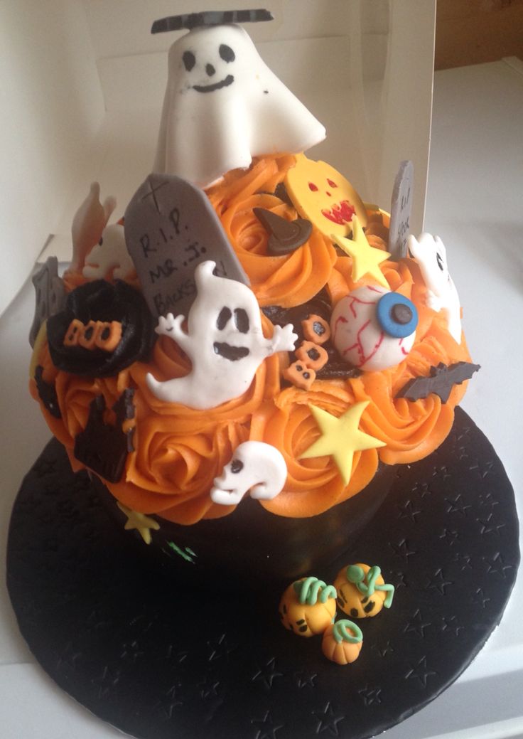 Halloween Cupcake Cake Ideas