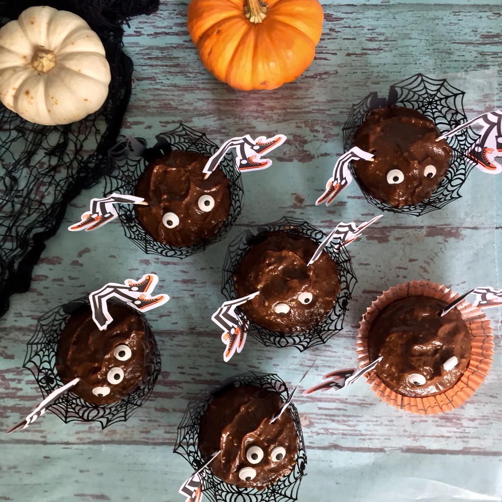 Halloween Cupcakes with Chocolate Frosting