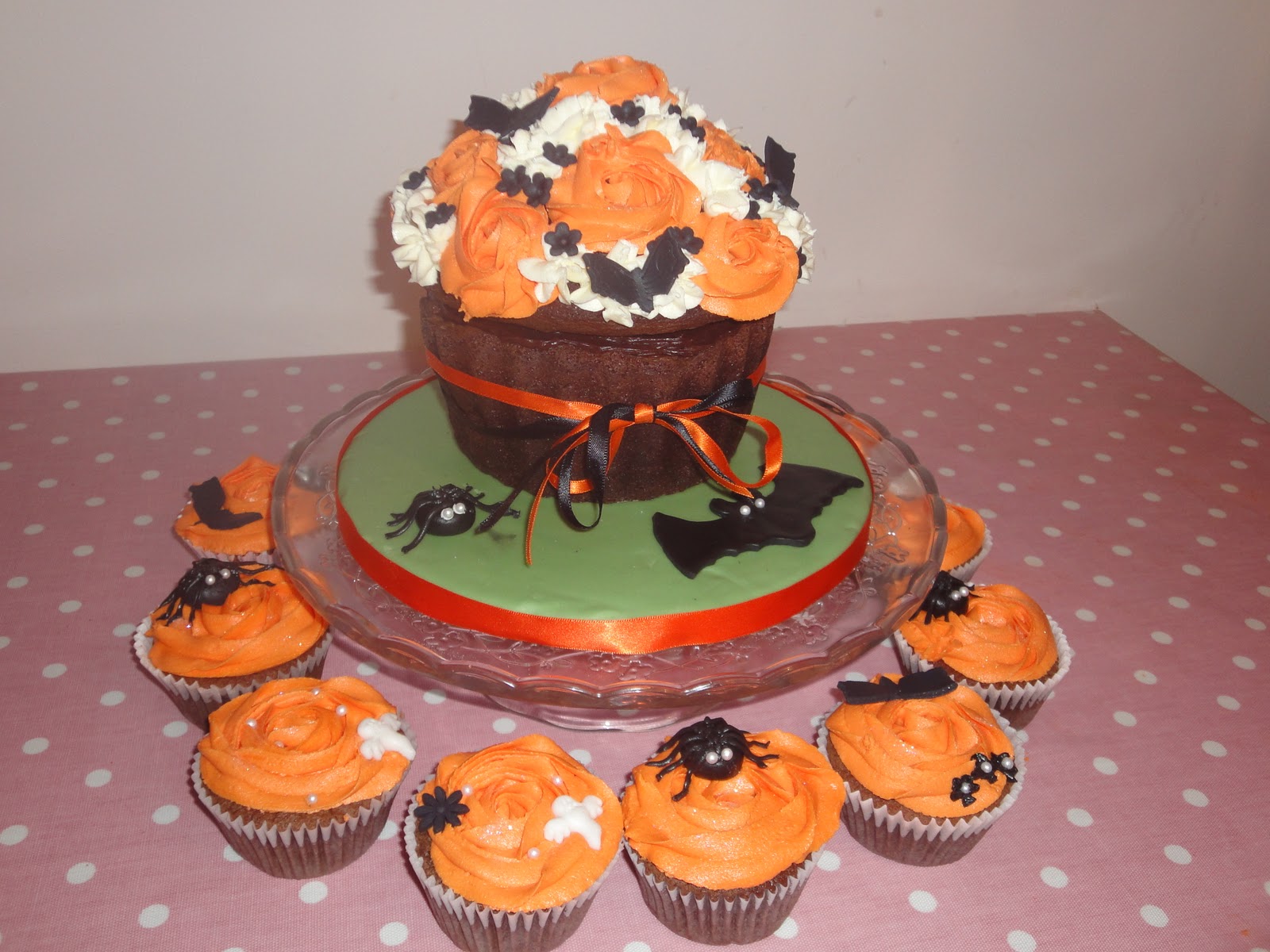 Halloween Giant Cupcake Cake