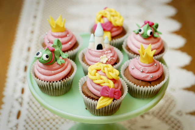 Tangled Cupcakes