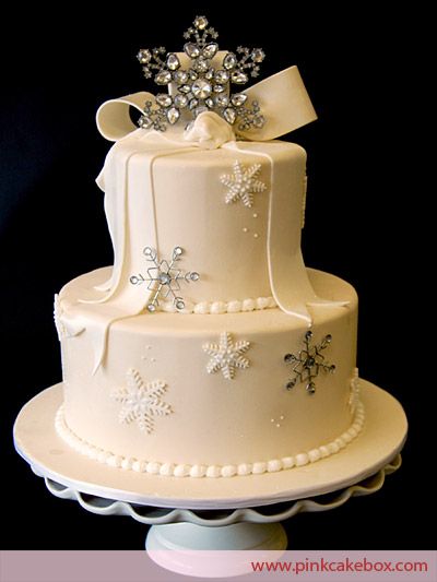 11 Photos of Elegant Tiered Christmas Cakes