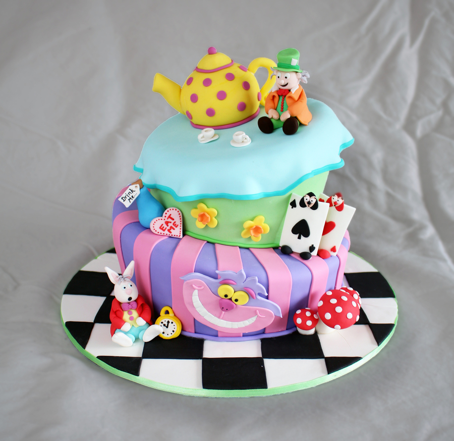 Alice in Wonderland Themed Cake