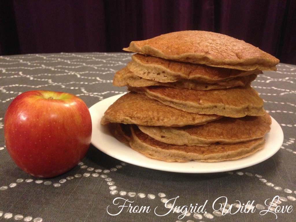 Apple and Cinnamon Oatmeal Pancakes