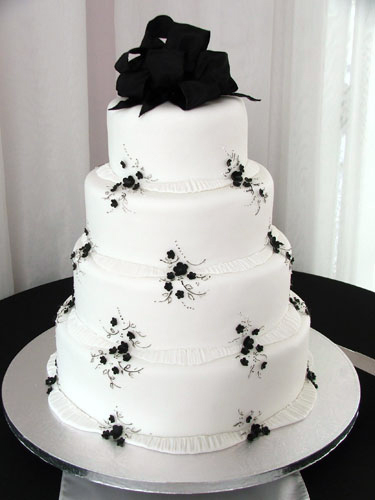 10 Photos of Black And White Groom's Cakes