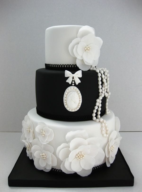 Black and White Wedding Cake