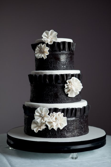 Black and White Wedding Cake