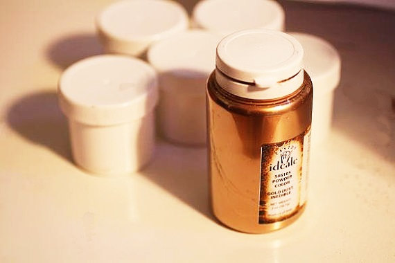 Gold Luster Dust for Cake Decorating