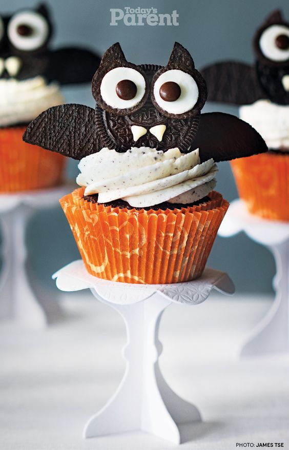 Halloween Bat Cupcake Oreo