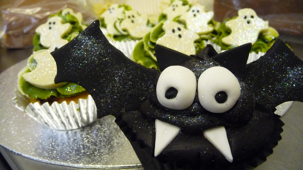 Halloween Bat Cupcakes