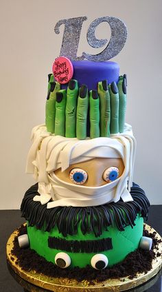 9 Photos of Fancy Halloween Cakes