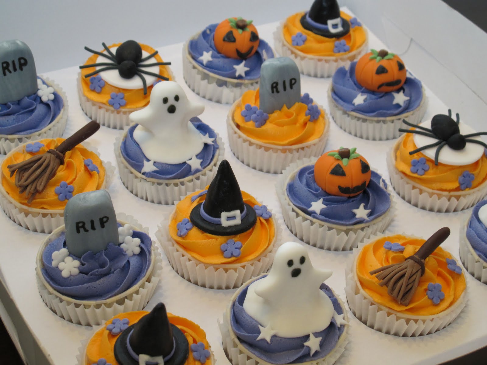 12 Photos of Halloween Cookies Cakes And Cupcakes