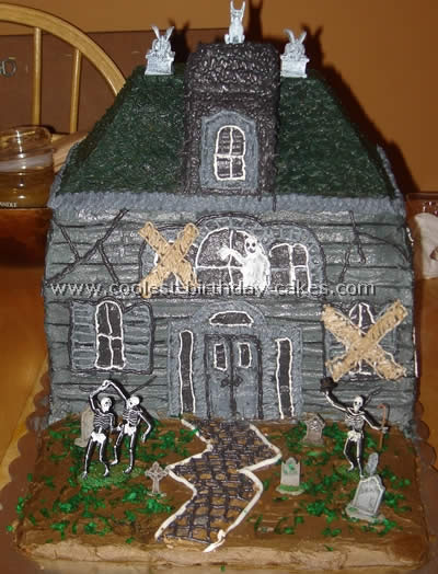 Halloween Haunted House Cake