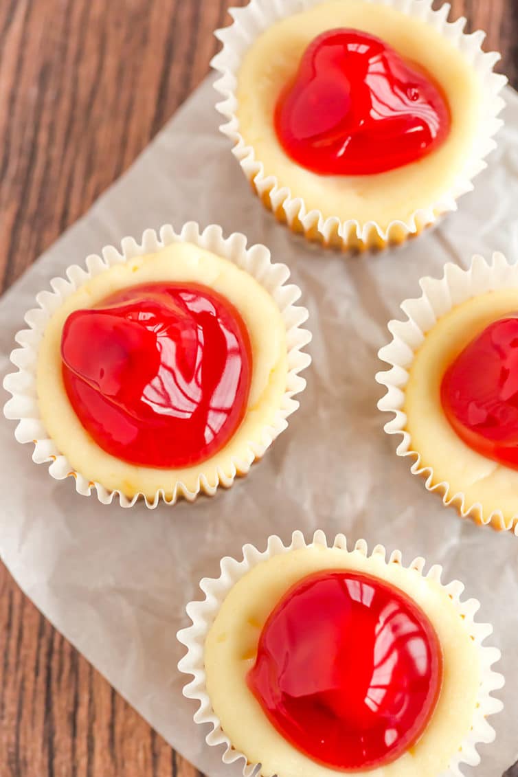 Mini Cheesecakes with Vanilla Wafers