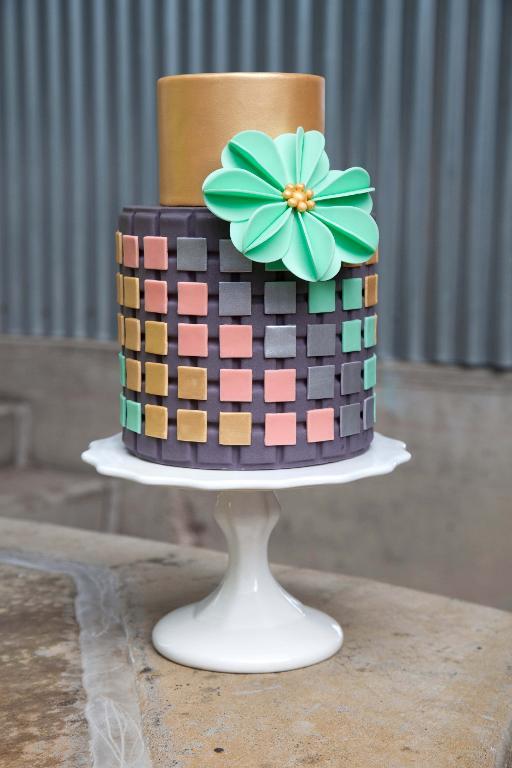 12 Photos of Modern Decorating Cakes