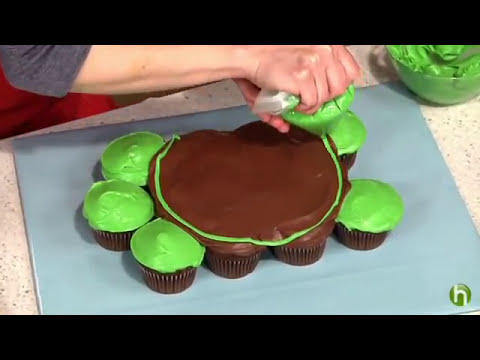 Pull Apart Cupcake Cake