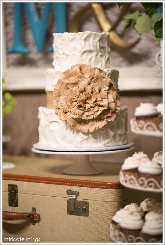 Rustic Wedding Cake with Burlap