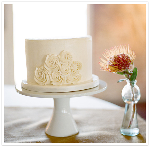 Simple One Layer Wedding Cakes