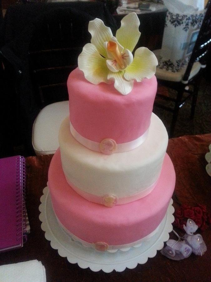 Small Elegant Wedding Cakes