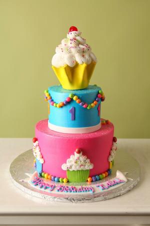 2 Tier Birthday Cake Cupcake