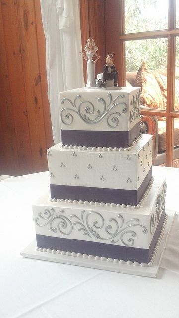 8 Photos of With Beading Little Square Cakes