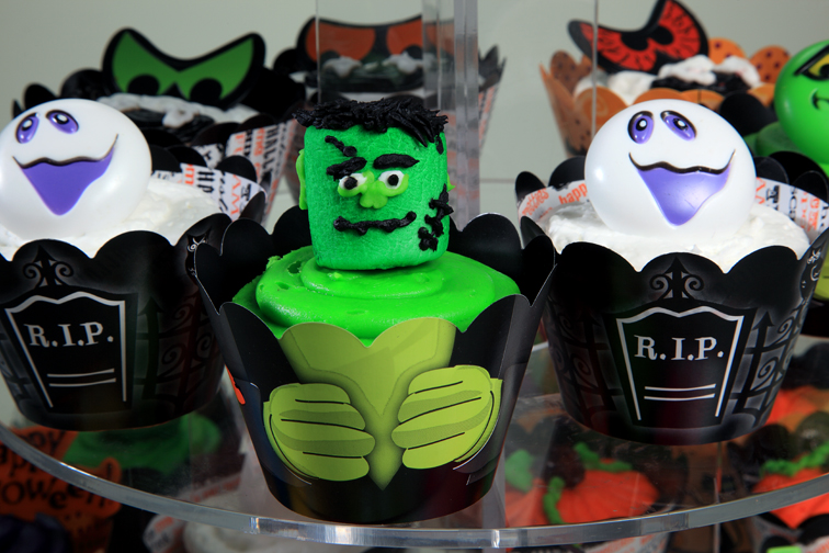 11 Photos of Halloween Albertsons Cupcake Cakes