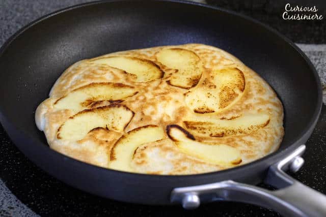 Apfelpfannkuchen German Apple Pancake