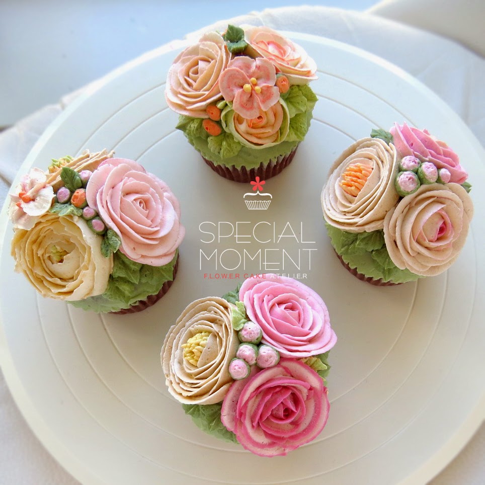 Buttercream Flowers On Cupcakes