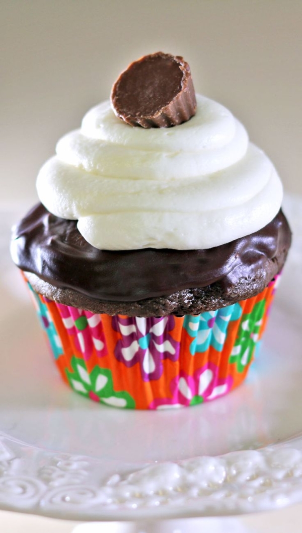 Chocolate Cupcakes with Ganache