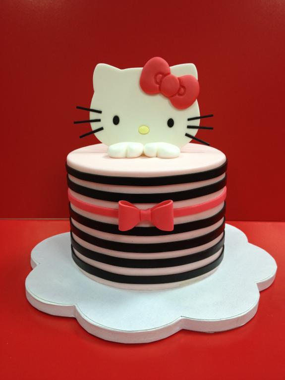 Clean and Simple Cake Design