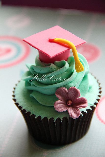 Cupcake Graduation Cake Ideas