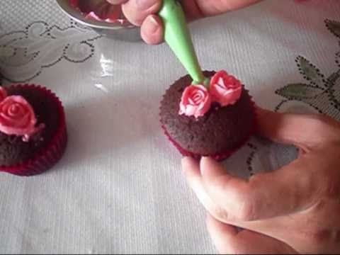 Cupcakes with Buttercream Roses