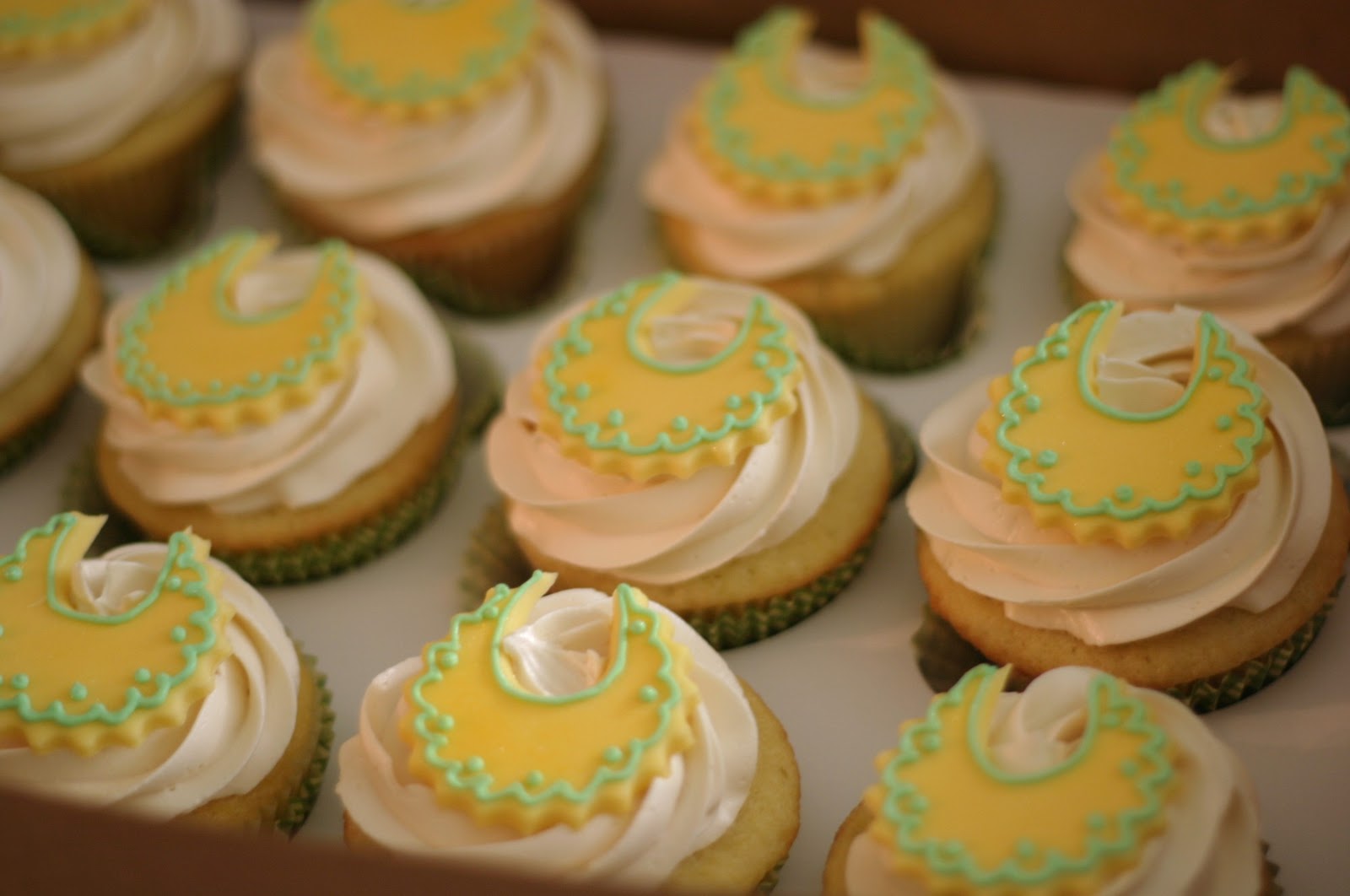 Gender-Neutral Baby Shower Cupcakes