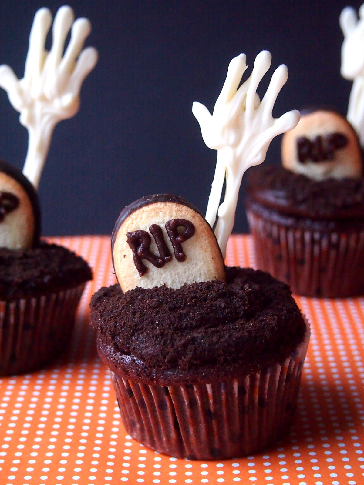 Graveyard Cupcakes Halloween