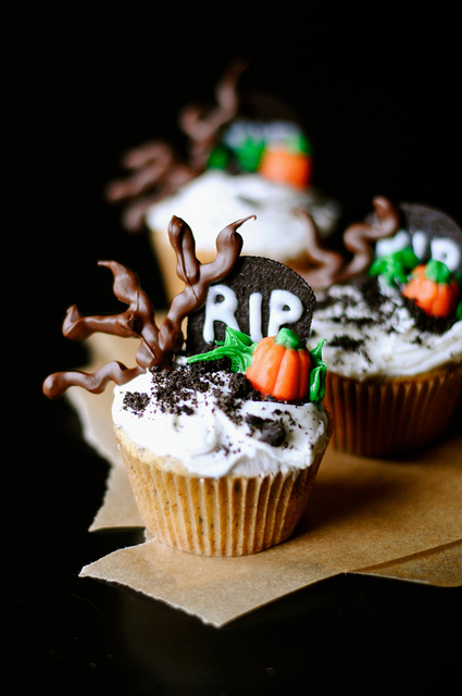 Graveyard Cupcakes Halloween