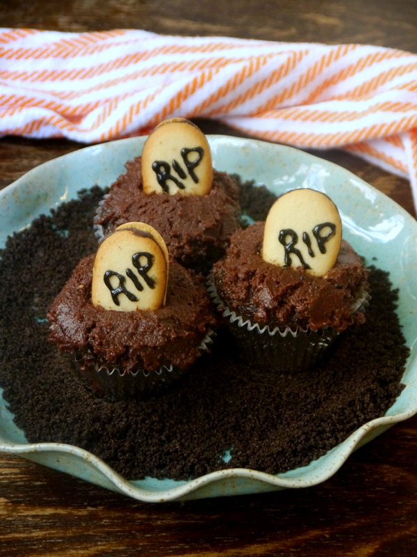 Graveyard Cupcakes Halloween