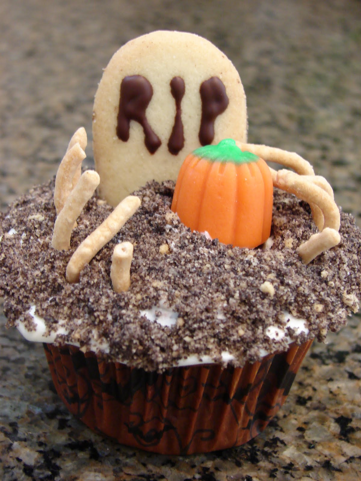 Graveyard Cupcakes Halloween