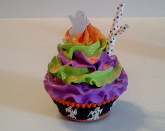 Green and Purple Halloween Cupcakes