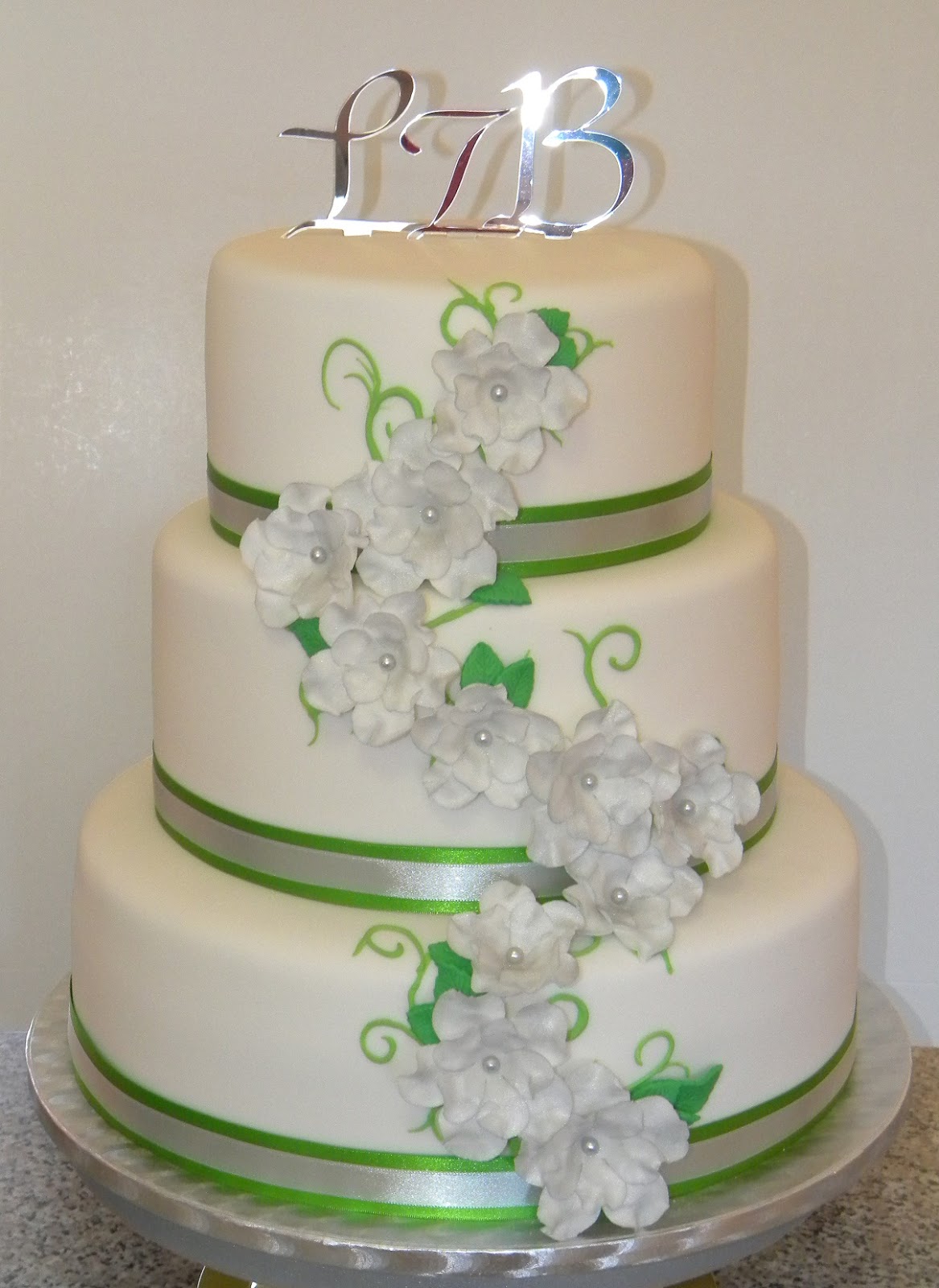 11 Photos of Silver And Green Sheet Cakes