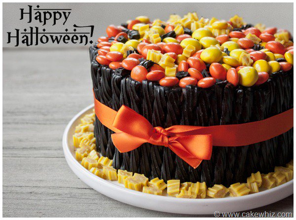 7 Photos of With Halloween Decorations Candy Cakes