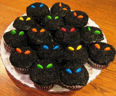 Halloween Cupcakes with Creepy Eyes