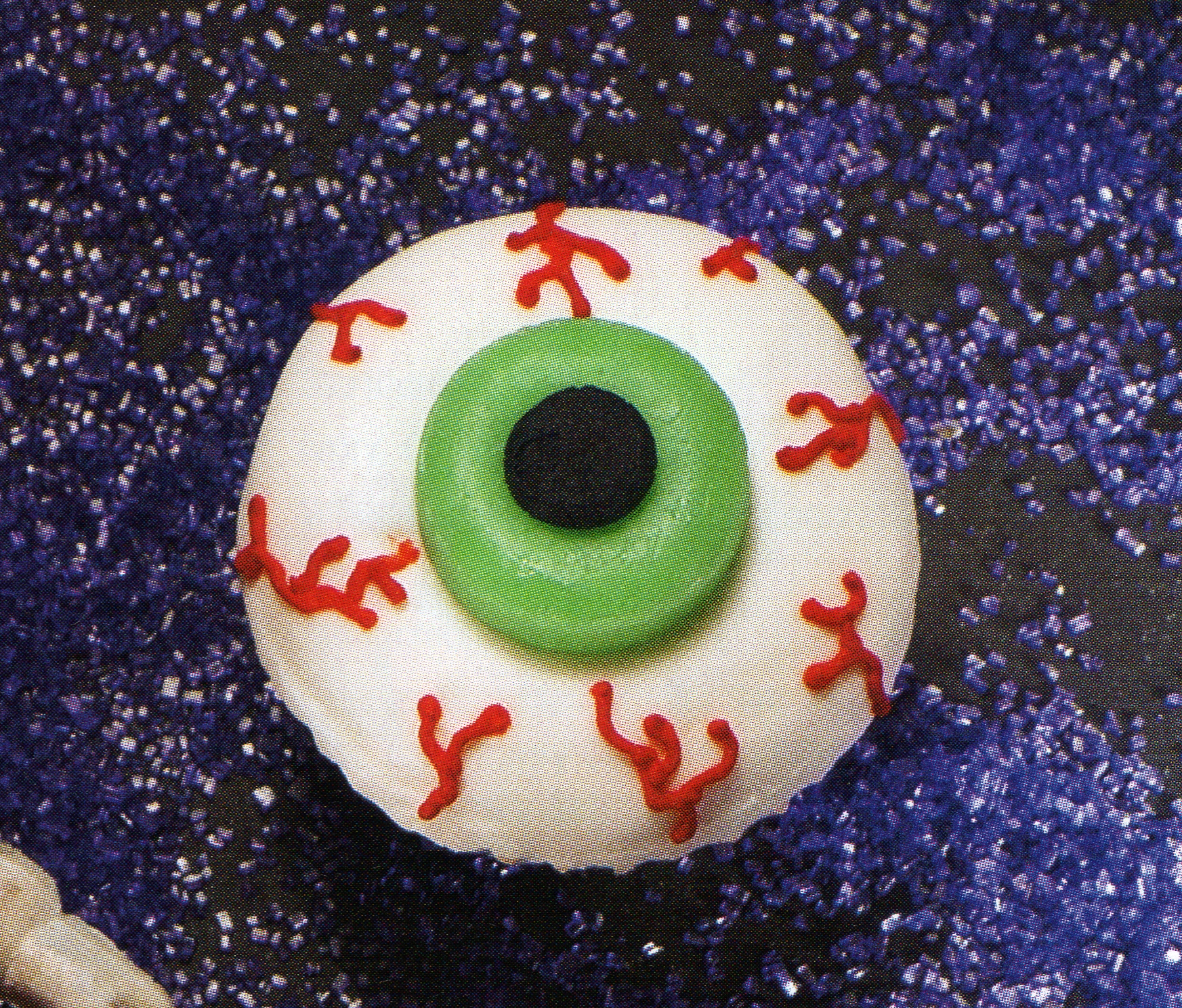 Halloween Cupcakes with Creepy Eyes