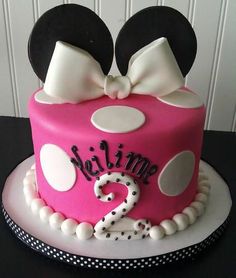 Minnie Mouse Cake