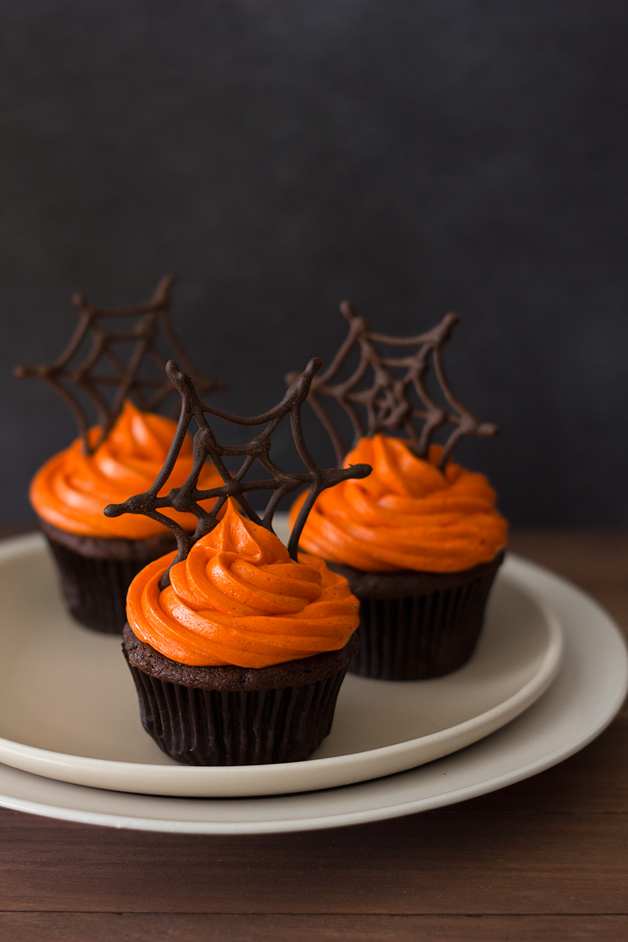 6 Photos of Pumpkin Spider Web Cakes