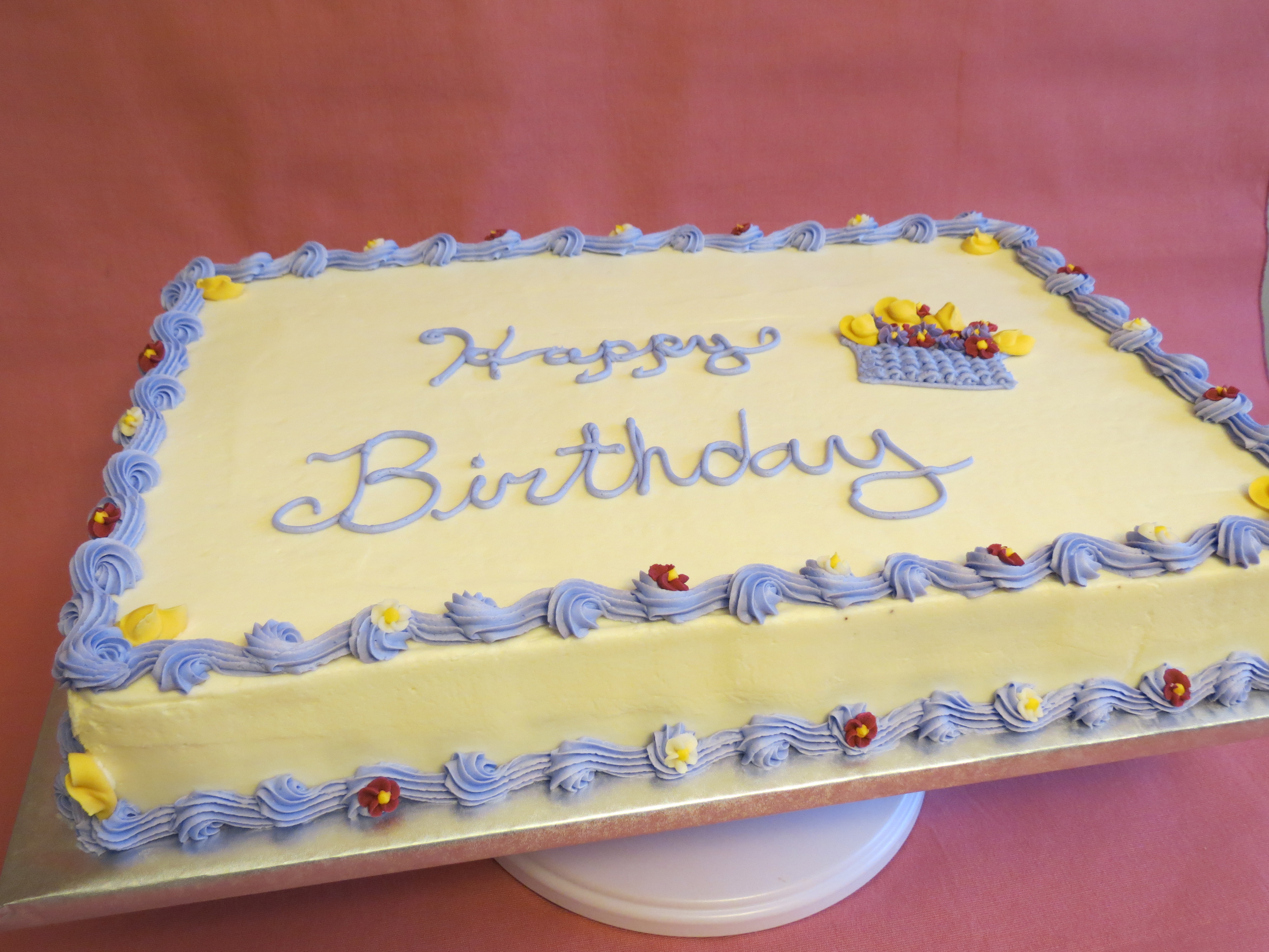 Cake with Buttercream Shell Border